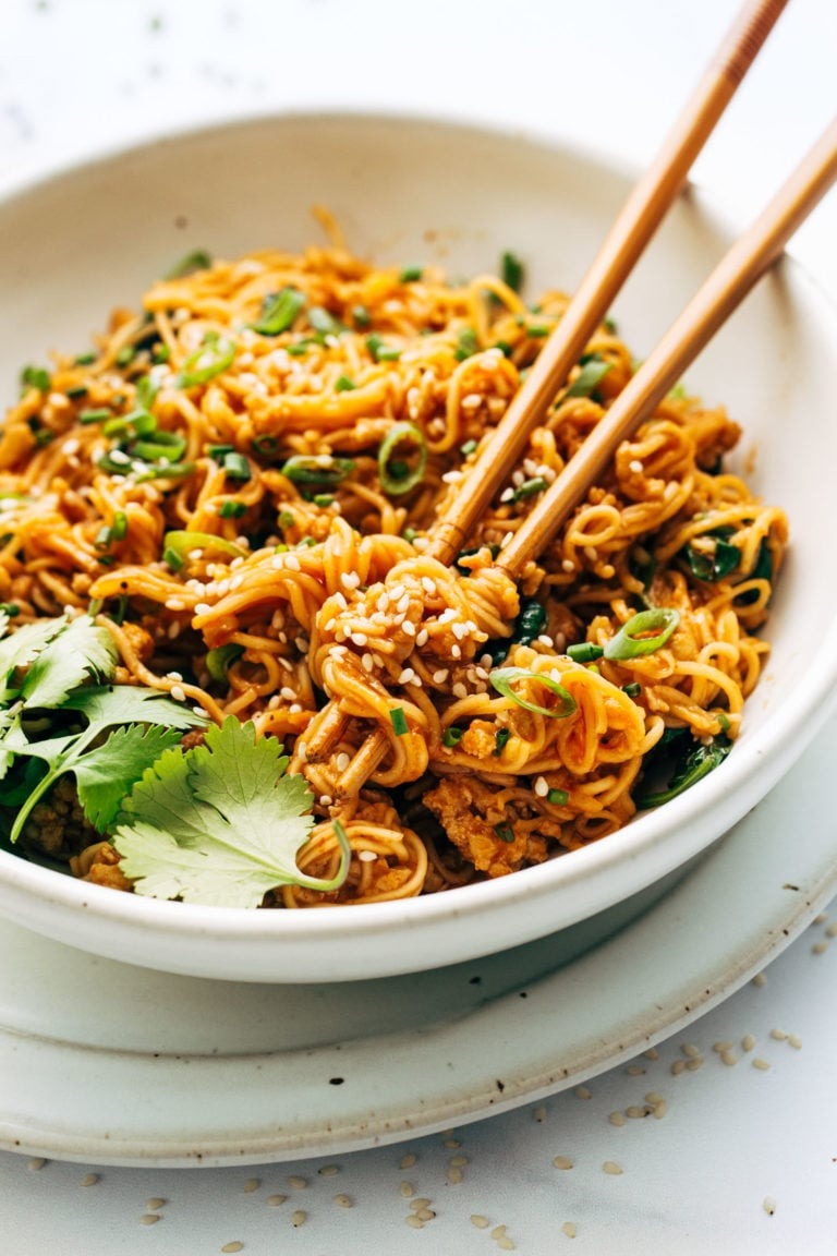 Spicy Gochujang Chicken Noodles